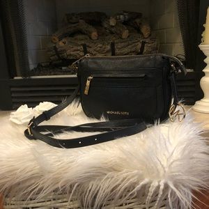 Michael Kors Julia Messenger Black Leather Pebbled